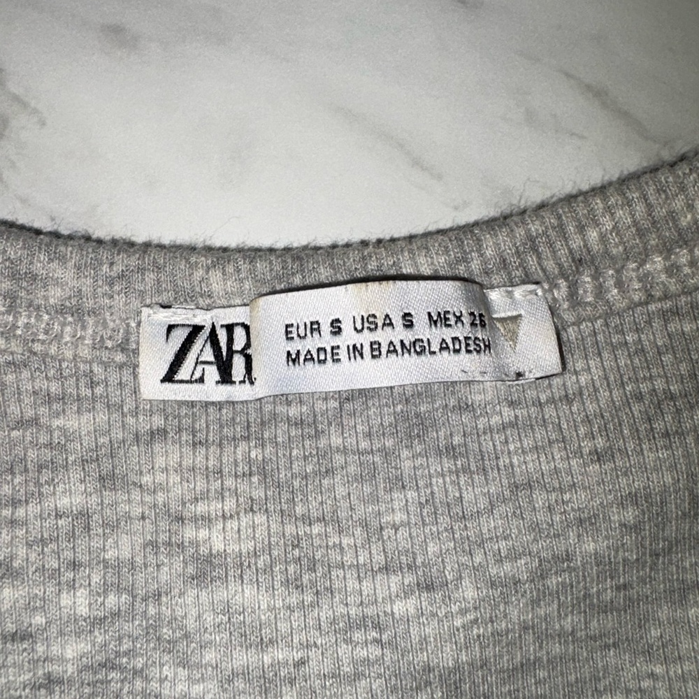Zara Light Gray Ribbed Top - Picture 4 of 4